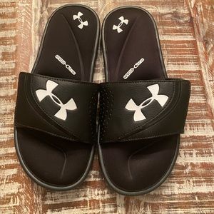 New Without Tags Under Armour Slides Men’s Size 7